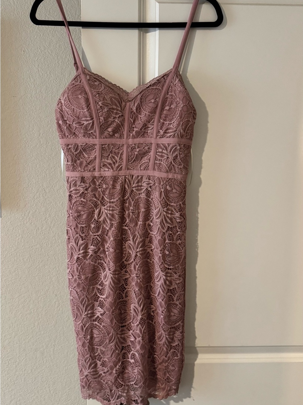 Lace Bodycon Spaghetti-Strap Dress in Dusty Rose
